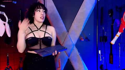 mranii_queen_bdsm_ online show from December 4, 2025, 3:49 am