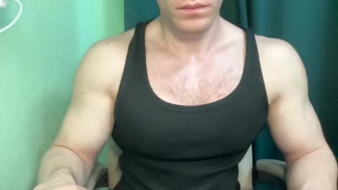 Snapshot of mrbiceps_23 chatting on December 14, 2024, 12:01 pm Mrbiceps23 online show from December 14, 2024, 12:01 pm