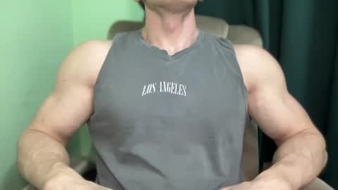 Snapshot of mrbiceps_23 chatting on December 20, 2024, 12:38 pm Mrbiceps23 online show from December 20, 2024, 12:38 pm