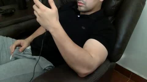 Snapshot of mrbree chatting on February 5, 2026, 6:12 pm Mr Bree online show from February 5, 2026, 6:12 pm