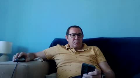 Snapshot of mrcaruso chatting on February 17, 2025, 2:37 pm Mrcaruso online show from February 17, 2025, 2:37 pm