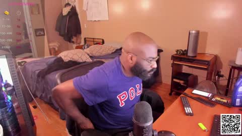Snapshot of mrchuckdailyxxx chatting on December 7, 2024, 6:32 am Chuck Daily online show from December 7, 2024, 6:32 am