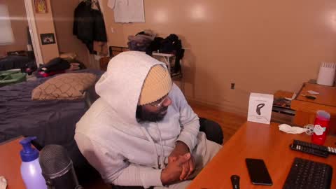 Snapshot of mrchuckdailyxxx chatting on December 22, 2024, 9:31 pm Chuck Daily online show from December 22, 2024, 9:31 pm