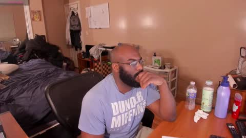 Snapshot of mrchuckdailyxxx chatting on February 10, 2025, 1:24 am Chuck Daily online show from February 10, 2025, 1:24 am