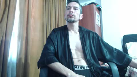 Snapshot of mrcock_col chatting on January 18, 2025, 11:43 am mrcock_col online show from January 18, 2025, 11:43 am