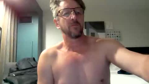 Snapshot of mrcumstain chatting on February 3, 2026, 4:10 am mrcumstain online show from February 3, 2026, 4:10 am