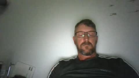 Snapshot of mrcumstain chatting on May 4, 2026, 9:33 pm mrcumstain online show from May 4, 2026, 9:33 pm