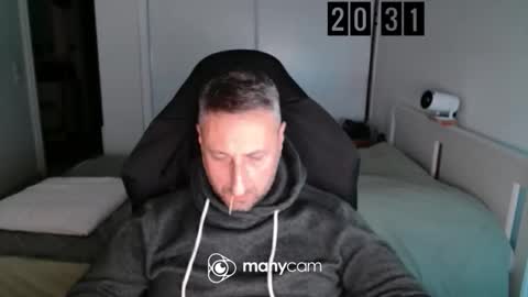 mrdr0o0o online show from December 16, 2025, 7:30 pm