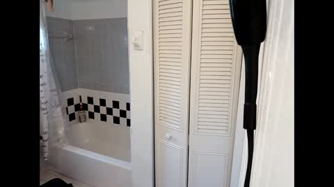 Snapshot of mrgoodbarr23 chatting on November 5, 2025, 7:58 pm FRESH MEAT TELL ME WHAT YOU WANNA SEE online show from November 5, 2025, 7:58 pm