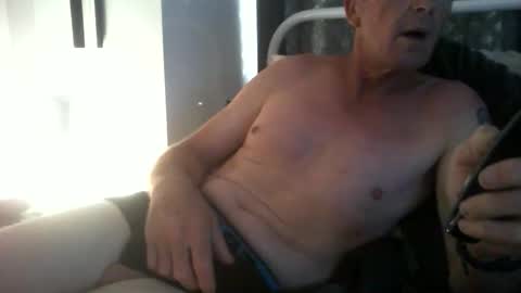 mrgray11xxx aussie online show from September 28, 2025, 8:03 pm