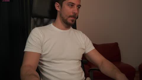 Snapshot of mrgreeneyes01 chatting on March 31, 2026, 7:09 am juan luis online show from March 31, 2026, 7:09 am