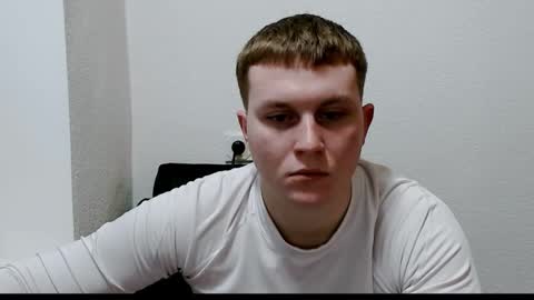 Snapshot of mrheat_ chatting on February 2, 2026, 8:18 pm Max online show from February 2, 2026, 8:18 pm