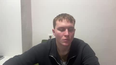 Snapshot of mrheat_ chatting on February 10, 2026, 6:56 pm Max online show from February 10, 2026, 6:56 pm