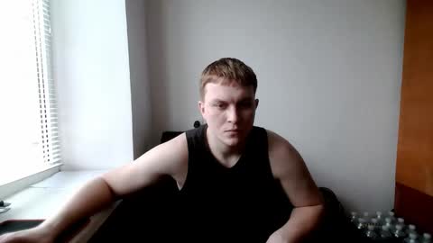 Snapshot of mrheat_ chatting on February 15, 2026, 12:36 pm Max online show from February 15, 2026, 12:36 pm