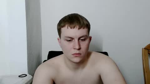 Snapshot of mrheat_ chatting on February 17, 2026, 9:54 pm Max online show from February 17, 2026, 9:54 pm