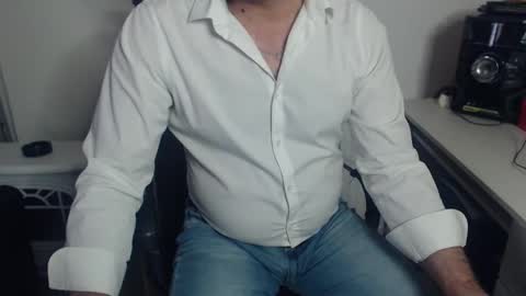 Snapshot of mrhorny_2023 chatting on January 15, 2025, 12:15 pm Your Mister online show from January 15, 2025, 12:15 pm
