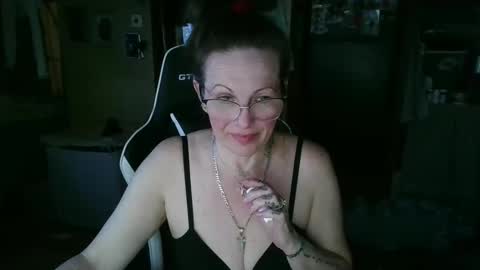 Snapshot of mrjshquinn chatting on February 9, 2026, 12:58 am mrjshquinn online show from February 9, 2026, 12:58 am