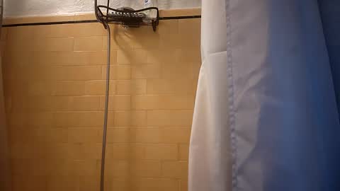 Snapshot of mrleather chatting on December 30, 2024, 11:06 pm mrleather online show from December 30, 2024, 11:06 pm