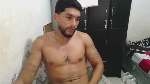 Snapshot of mrlevrone1 chatting on May 31, 2026, 12:41 am Mrlevrone1 online show from May 31, 2026, 12:41 am