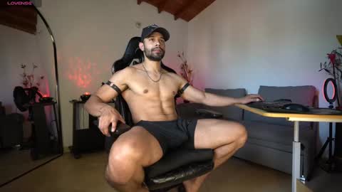 Snapshot of mrlouiss chatting on January 28, 2025, 9:08 pm Luis Instagram online show from January 28, 2025, 9:08 pm