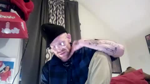 Snapshot of mrmagillacutty chatting on December 20, 2024, 3:25 am Jacob Matthew online show from December 20, 2024, 3:25 am