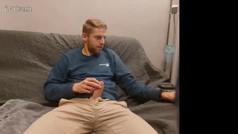 Snapshot of mrnobody6209 chatting on February 25, 2026, 9:35 pm mrnobody6209 online show from February 25, 2026, 9:35 pm