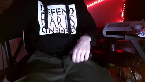 Snapshot of mrrogu3 chatting on November 24, 2025, 11:04 pm MrRogue online show from November 24, 2025, 11:04 pm