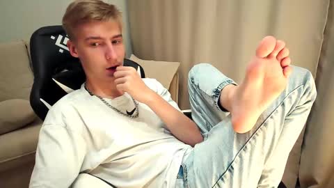 Adam online show from September 26, 2025, 8:46 pm