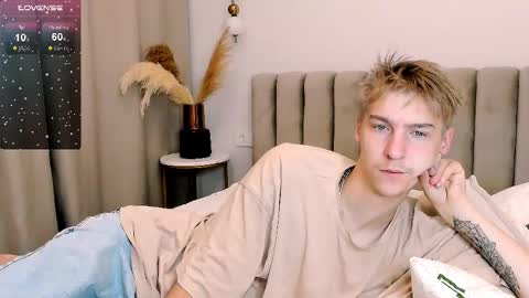 Adam online show from October 6, 2025, 6:16 pm