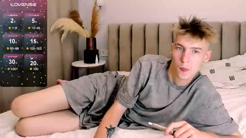 Adam online show from October 10, 2025, 11:04 pm