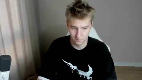 Snapshot of mrsexycum4u chatting on July 28, 2026, 5:01 pm Adam online show from July 28, 2026, 5:01 pm