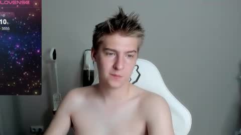 Snapshot of mrsexycum4u chatting on August 1, 2026, 2:55 am Adam online show from August 1, 2026, 2:55 am