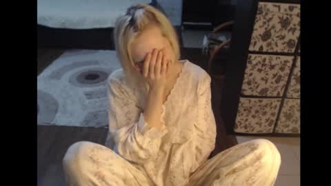 Sasha online show from November 24, 2025, 7:02 pm