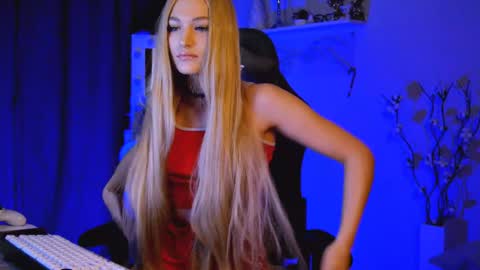 YOUR OWNER online show from December 8, 2024, 11:51 pm