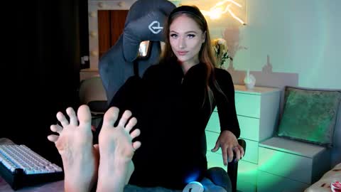 YOUR OWNER online show from February 22, 2025, 5:46 pm