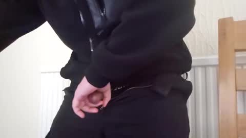 MrTribute online show from February 4, 2025, 11:05 am