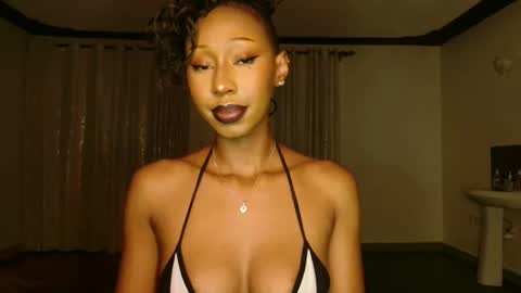 Snapshot of ms_crystal chatting on October 19, 2025, 9:26 pm ms_crystal online show from October 19, 2025, 9:26 pm