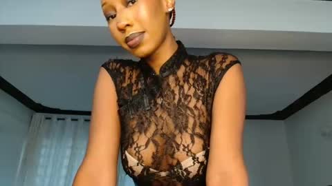 Snapshot of ms_crystal chatting on November 7, 2025, 8:14 am ms_crystal online show from November 7, 2025, 8:14 am