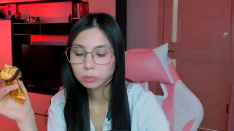 ms_emily_ online show from April 28, 2026, 11:15 am
