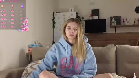 Snapshot of ms_foryou chatting on February 19, 2025, 3:28 am Ms ForYOU online show from February 19, 2025, 3:28 am