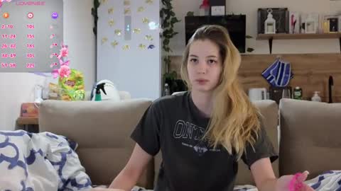 Snapshot of ms_foryou chatting on March 9, 2025, 3:05 pm Ms ForYOU online show from March 9, 2025, 3:05 pm