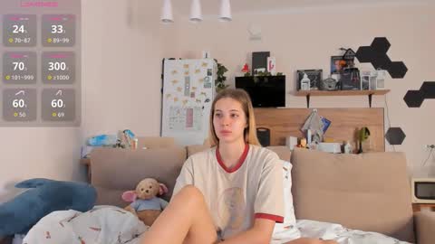 Snapshot of ms_foryou chatting on September 25, 2025, 3:43 am Ms ForYOU online show from September 25, 2025, 3:43 am