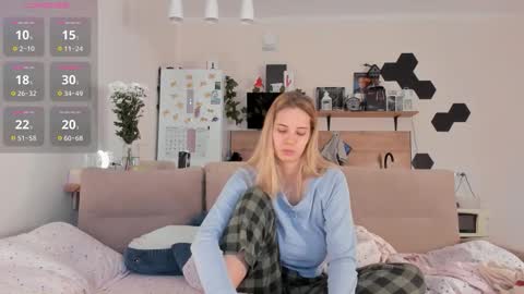 Snapshot of ms_foryou chatting on October 3, 2025, 3:58 am Ms ForYOU online show from October 3, 2025, 3:58 am