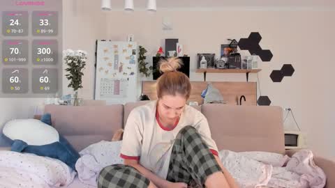 Snapshot of ms_foryou chatting on October 4, 2025, 4:10 am Ms ForYOU online show from October 4, 2025, 4:10 am