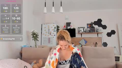 Snapshot of ms_foryou chatting on October 11, 2025, 2:44 am Ms ForYOU online show from October 11, 2025, 2:44 am