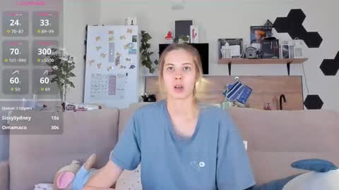 Snapshot of ms_foryou chatting on October 19, 2025, 4:35 am Ms ForYOU online show from October 19, 2025, 4:35 am