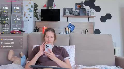 Snapshot of ms_foryou chatting on October 27, 2025, 4:49 am Ms ForYOU online show from October 27, 2025, 4:49 am