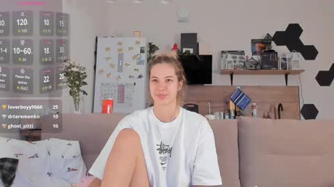 Snapshot of ms_foryou chatting on October 31, 2025, 4:02 am Ms ForYOU online show from October 31, 2025, 4:02 am