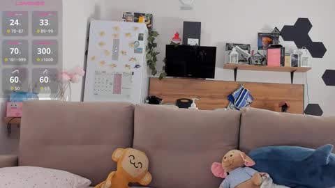 Snapshot of ms_foryou chatting on November 27, 2025, 3:52 am Ms ForYOU online show from November 27, 2025, 3:52 am