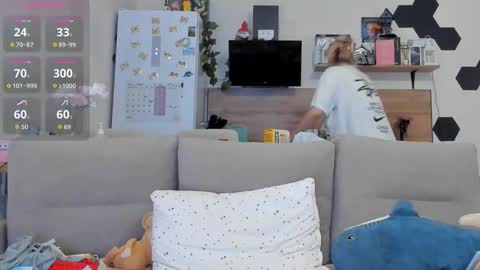 Snapshot of ms_foryou chatting on December 1, 2025, 3:11 am Ms ForYOU online show from December 1, 2025, 3:11 am